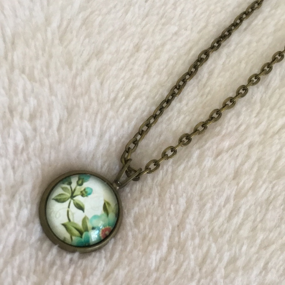 Blue Green Floral Glass Cabashon Pendant Necklace set in Antiqued Brass NWT 18”